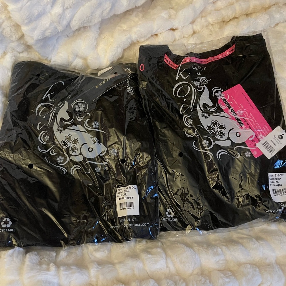 Koi black scrub set XL. NWT